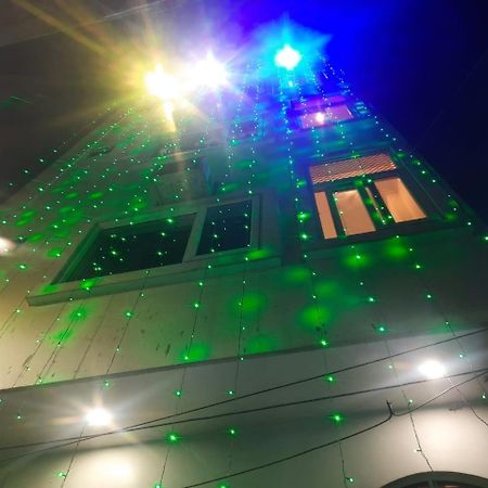 Hotel Blue Star Váránaszi Kültér fotó