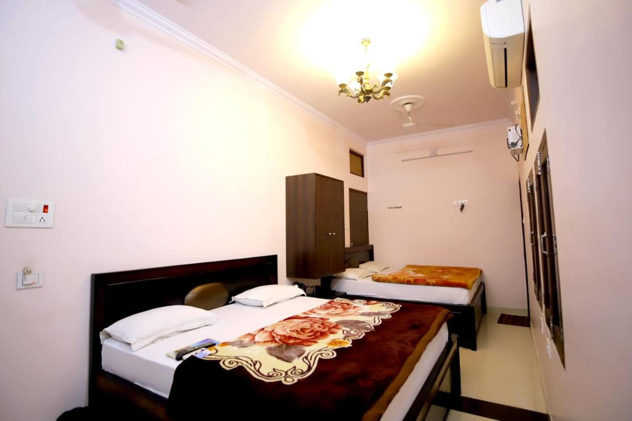 Hotel Blue Star Váránaszi Kültér fotó