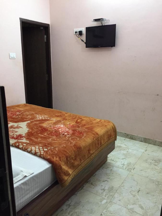 Hotel Blue Star Váránaszi Kültér fotó